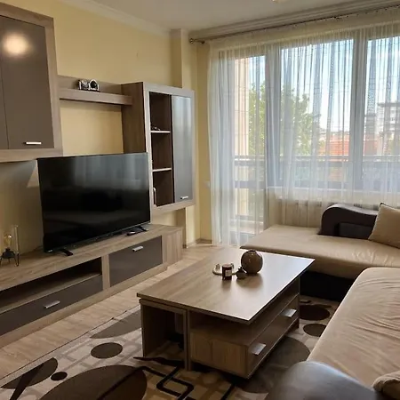 Cozy - Free Parking Apartment